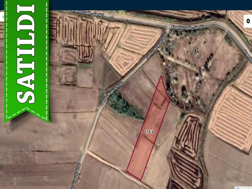 Edirne Uzunköprü Gemici Köyünde Satılık Tarla , 3,992 m2 Merkezde Yolu Var 