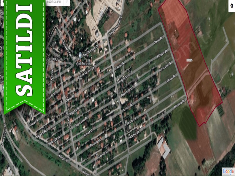 Arnavutköy Yeniköyde Satılık Arsa , 2,375 M2 Merkezde Evlerin Yakını 