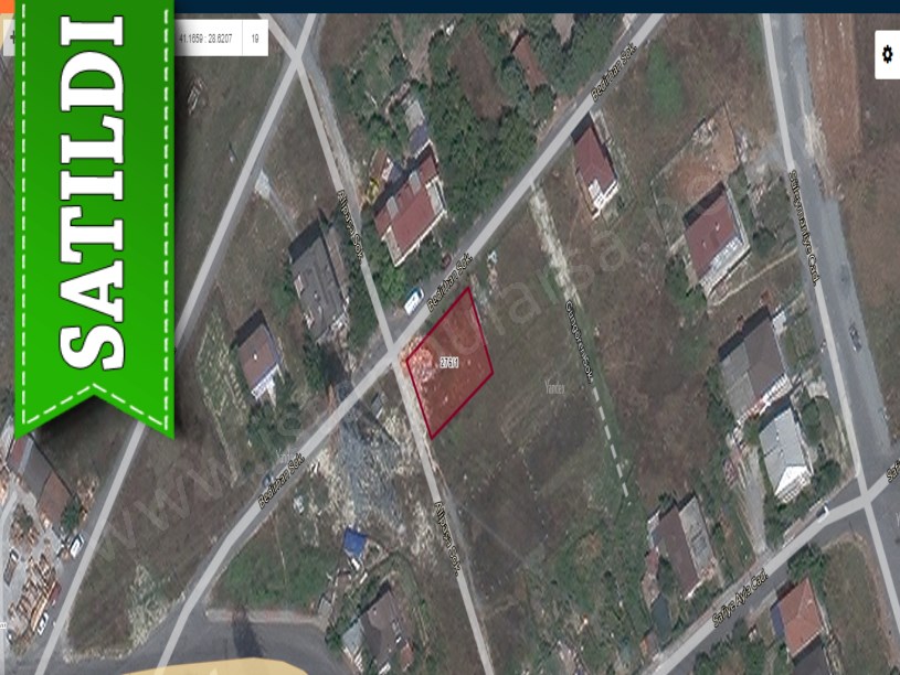 Arnavutköy Hadımköyde Satılık Arsa , 426 M2 3 Kat İmarlı Merkezde 