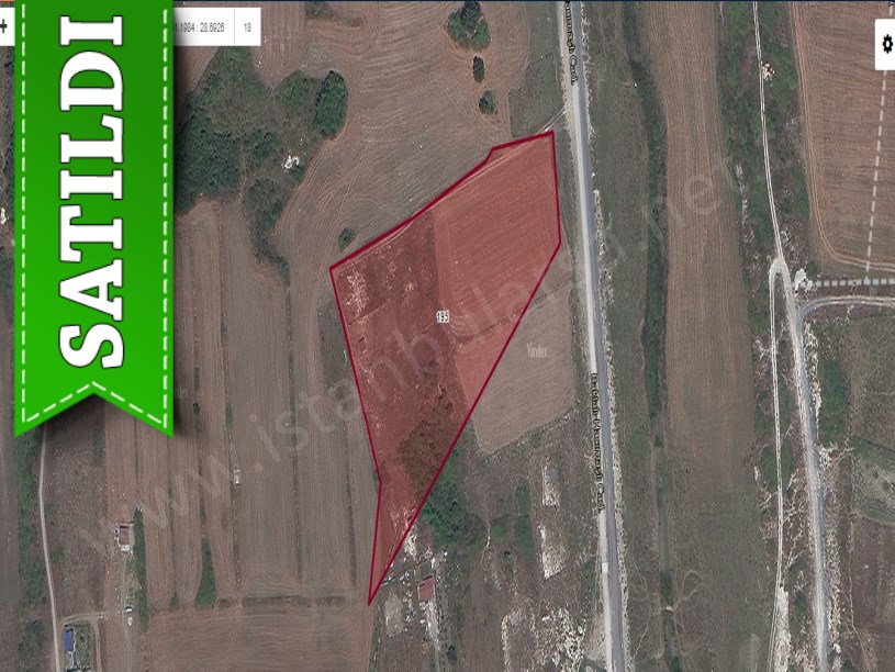 Arnavutköy Haraççıda Satılık Arsa , 230 m2 Baklalı Caddesine Cephe Çevrili