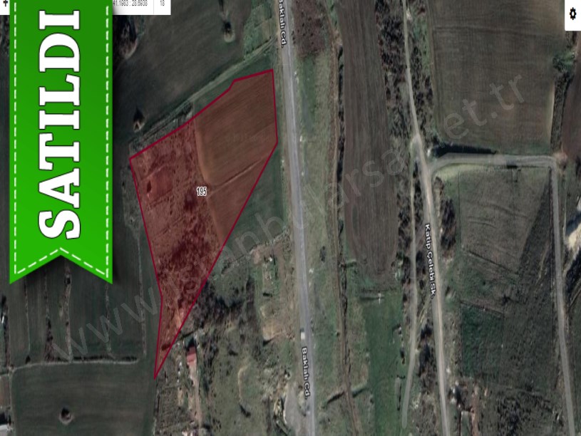 Arnavutköy Haraççıda Satılık Arsa , 230 m2 Baklalı Caddesine Cephe Çevrili
