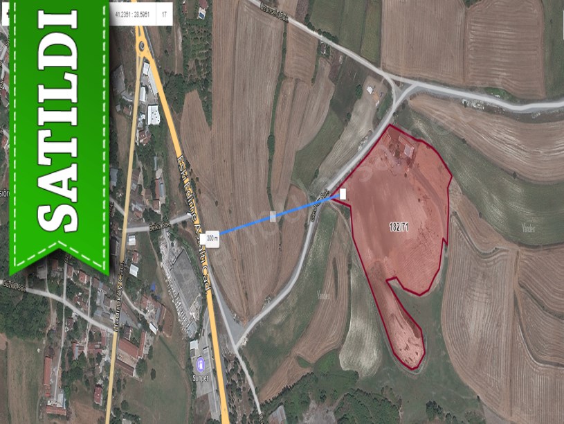 Arnavutköy Yassıörende Satılık Arsa , 821 M2 Merkeze Yakın Yolu Var 
