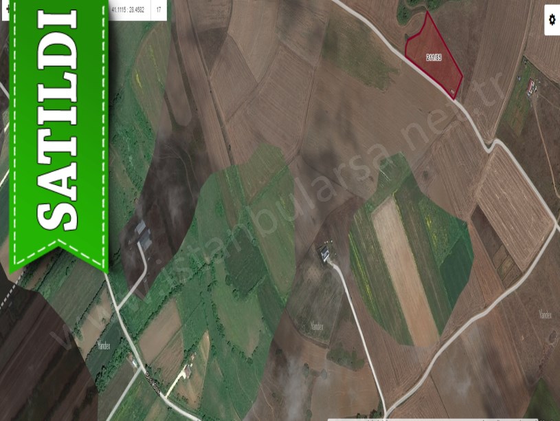 Çatalca Çakılda Satılık Arsa , 500 M2 Yolu Var  Hisseli 