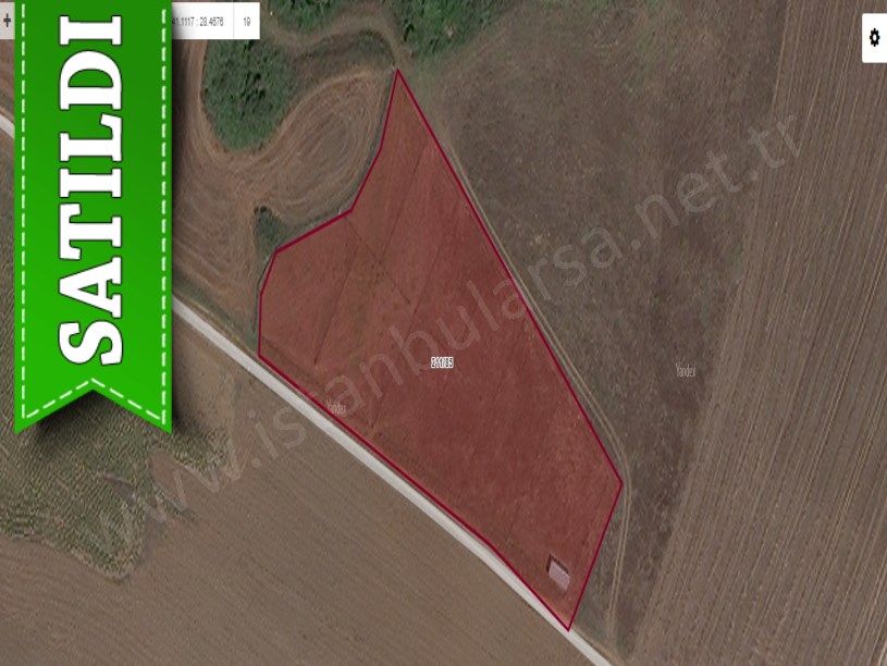Çatalca Çakılda Satılık Arsa , 500 M2 Yolu Var  Hisseli 