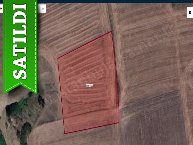 Silivri Fenerköyde Satılık Arsa , 367 M2 Çaplı Yolu Var 
