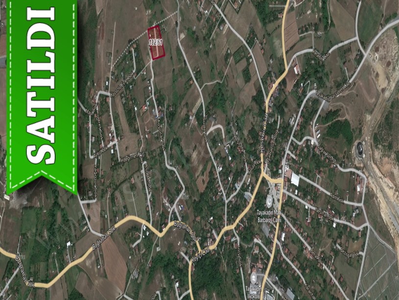 Arnavutköy Tayakadında Satılık Arsa , 610 m2 Yolu Var Evlere Yakın 