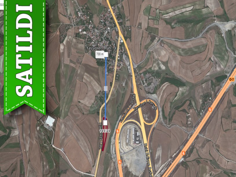 Arnavutköy Yassıörende Satılık Arsa ,  329 M2 Cadde Cephe Hisseli