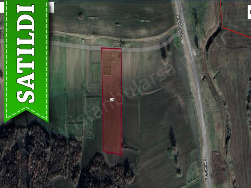 Arnavutköy Haraççıda Satılık Arsa , 185 m2 Hisseli Yolu Var 