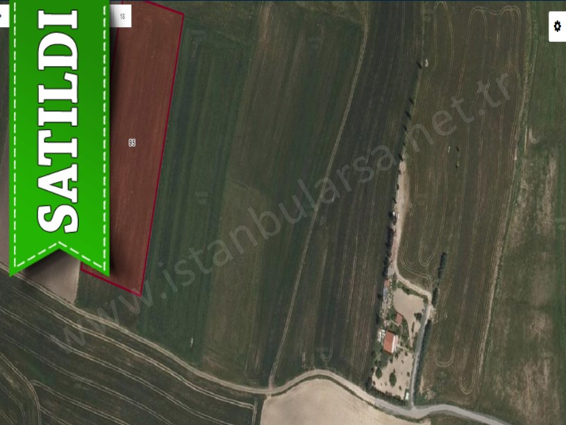 Arnavutköy Sazlıbosnada Satılık Arsa , 300 M2 Hisseli Yolu Var