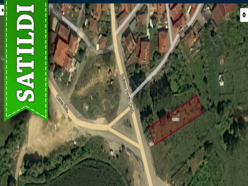 Çatalca Karacaköyde Satılık Arsa , 692 m2 Cadde Cephe Müstakil 