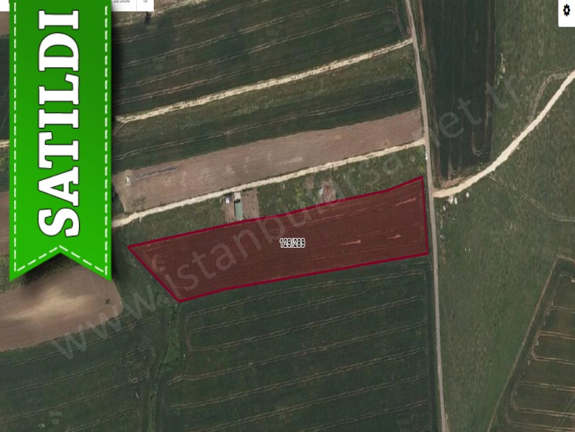 Çatalca İzzettinde Satılık Arsa , 230 M2 Evlerin Yakını Yolu Var Hisseli