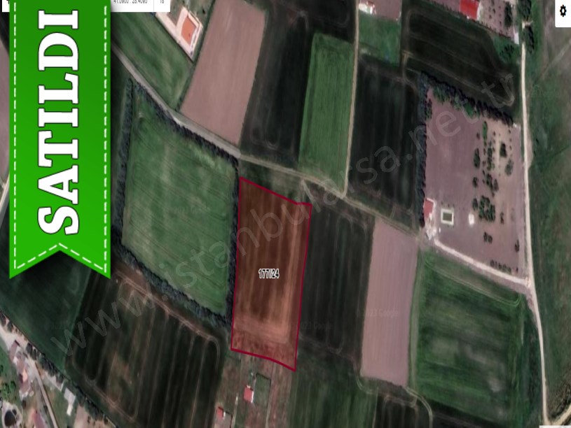 Çatalca Ovayenicede Satılık Arsa , 832 m2 Hisseli Evlerin Yakını Yolu Var