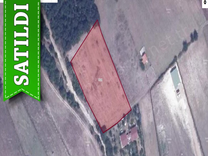 Çatalca Belgratta Satılık Arsa , 228 M2 Yolu Var Hisseli Evlerin Yakını