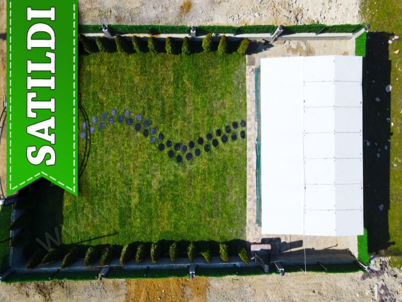 Arnavutköy Taşolukta Satılık Müstakil Ev, 220 m2 Arsa İçinde Merkezde