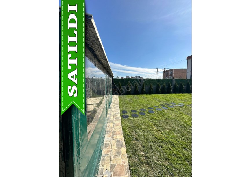 Arnavutköy Taşolukta Satılık Müstakil Ev, 220 m2 Arsa İçinde Merkezde