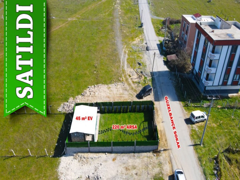 Arnavutköy Taşolukta Satılık Müstakil Ev, 220 m2 Arsa İçinde Merkezde