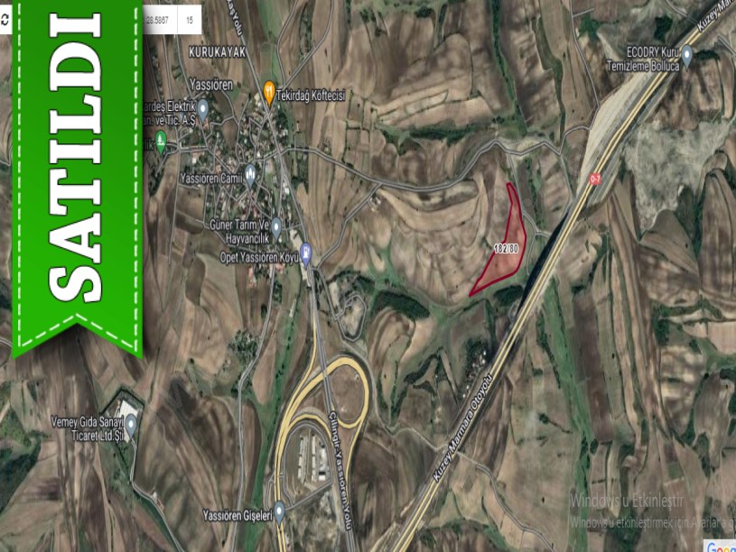 Arnavutköy Yassıörende Satılık Arsa , 250 m2 Yolu Var Hisseli
