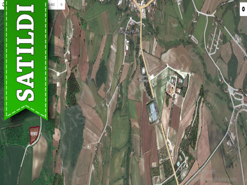 Çatalca Dağyenicede Satılık  Arsa , 305 M2 Çaplı Yolu Var Evlerin Yakını 