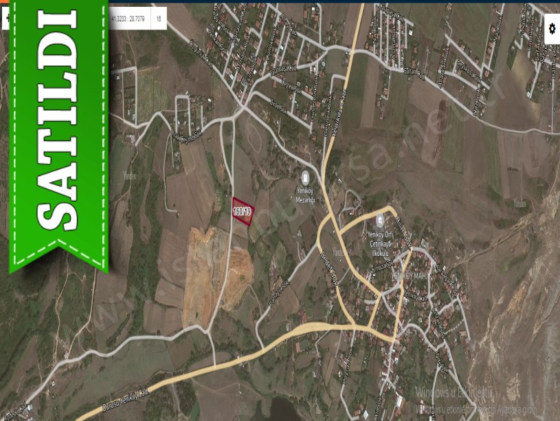 Arnavutköy Yeniköyde Satılık Arsa , 1,200 m2 Yolu Var Hisseli 