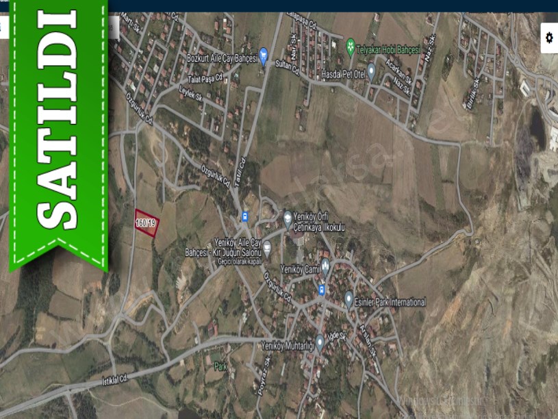 Arnavutköy Yeniköyde Satılık Arsa , 1,200 m2 Yolu Var Hisseli 