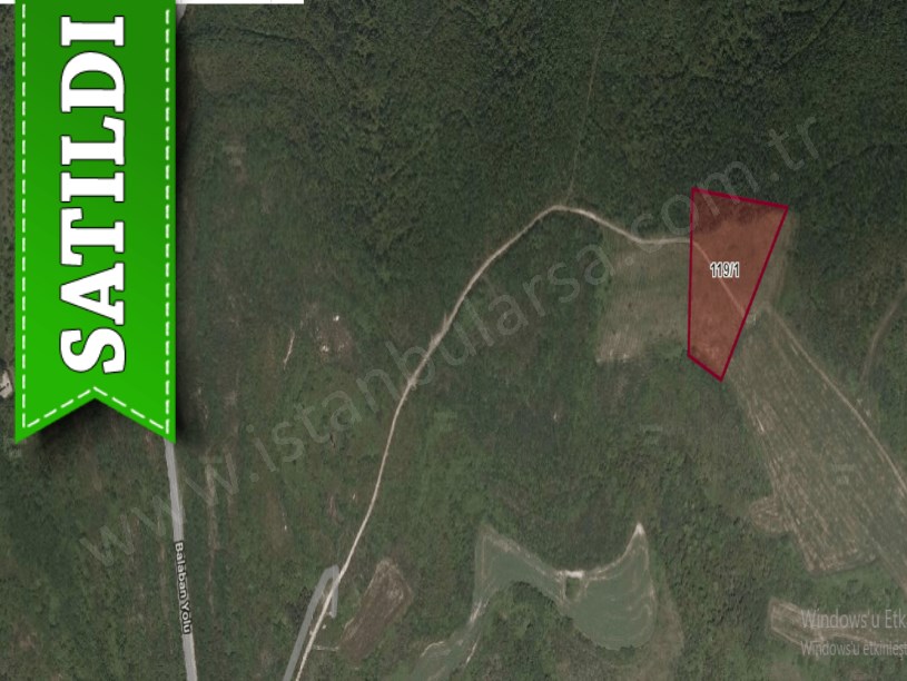 Arnavutköy Boyalıkta Satılık Arsa , 320 M2 Yolu Var Göl Manzaralı 