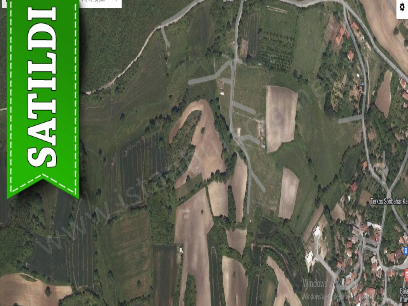 Arnavutköy Balabanda Satılık Arsa , 214 m2 Yolu Var Hisseli 