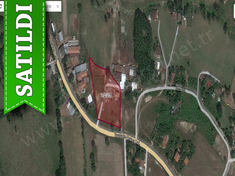 Arnavutköy Tayakadında Satılık Arsa , 245 m2 Cadde Cephe Çaplı Hisseli 