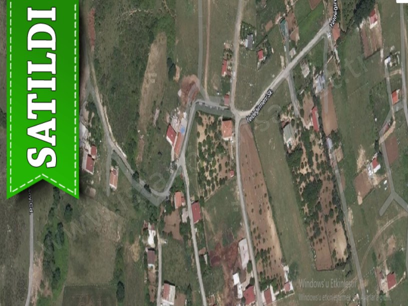 Arnavutköy Tayakadında Satılık Tarla , 928 m2 Müstakil Yolu Var Merkezde