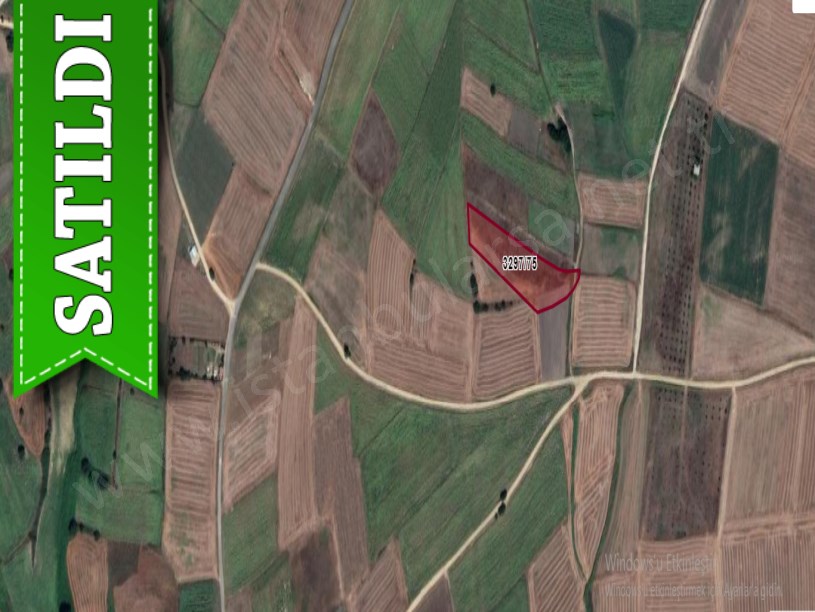 Silivri Fenerköyde Satılık Arsa , 505 m2 Yolu Var Çaplı Hisseli 