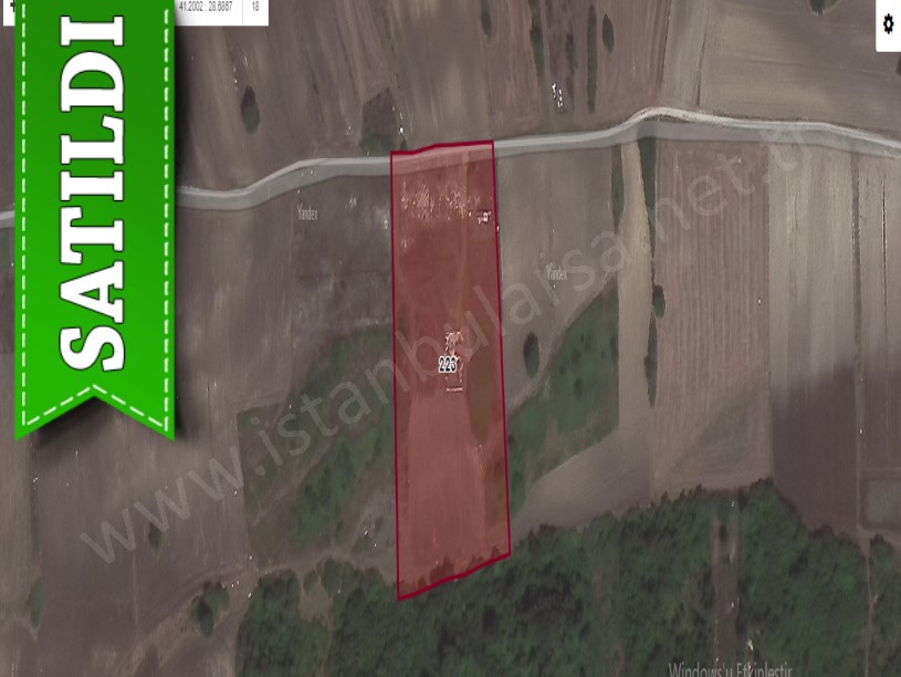 Arnavutköy Haraççıda Satılık Arsa , 333 M2 Çevrili Cadde Cephe 