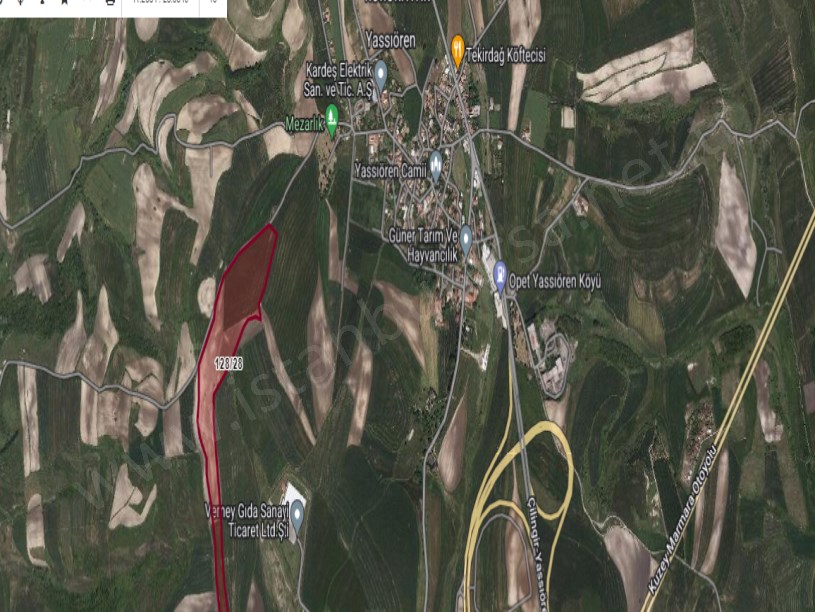 Arnavutköy Yassıörende Satılık Arsa , 190 m2 Hisseli Yolu Var