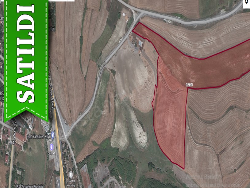 Arnavutköy Yassıörende Satılık Arsa , 230 M2 Yolu Var Hisseli 