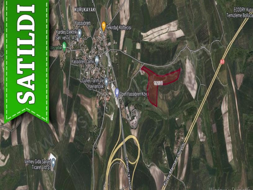 Arnavutköy Yassıörende Satılık Arsa , 230 M2 Yolu Var Hisseli 