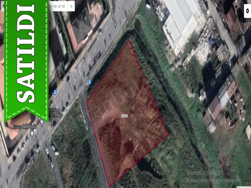 Arnavutköy Haraççıda Satılık Arsa , 455 M2 Cadde Cephe Merkezde 