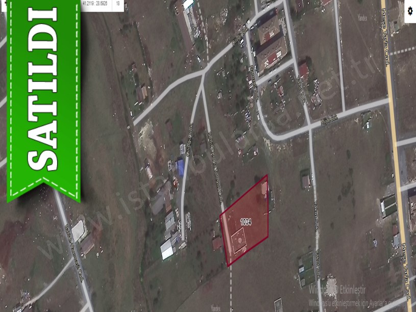 Arnavutköy Taşolukta Satılık Arsa , 190 M2 Cadde Cephe Çevrili 