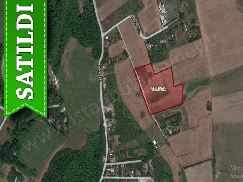 Arnavutköy Tayakadında Satılık Arsa ,  251 M2 Yolu Var Evlerin Yakını 