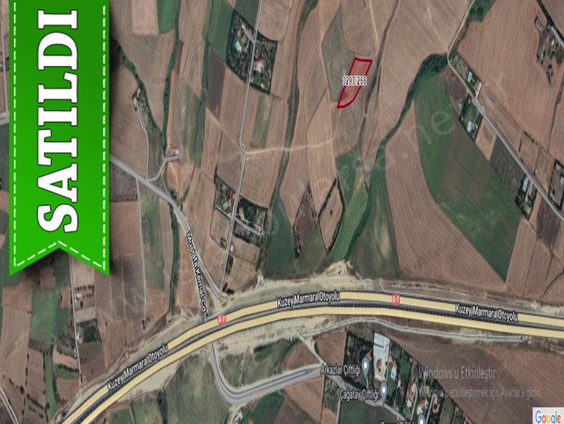 Silivri Fenerköyde Satılık Arsa , 1,045 M2 Yolu Var Hisseli