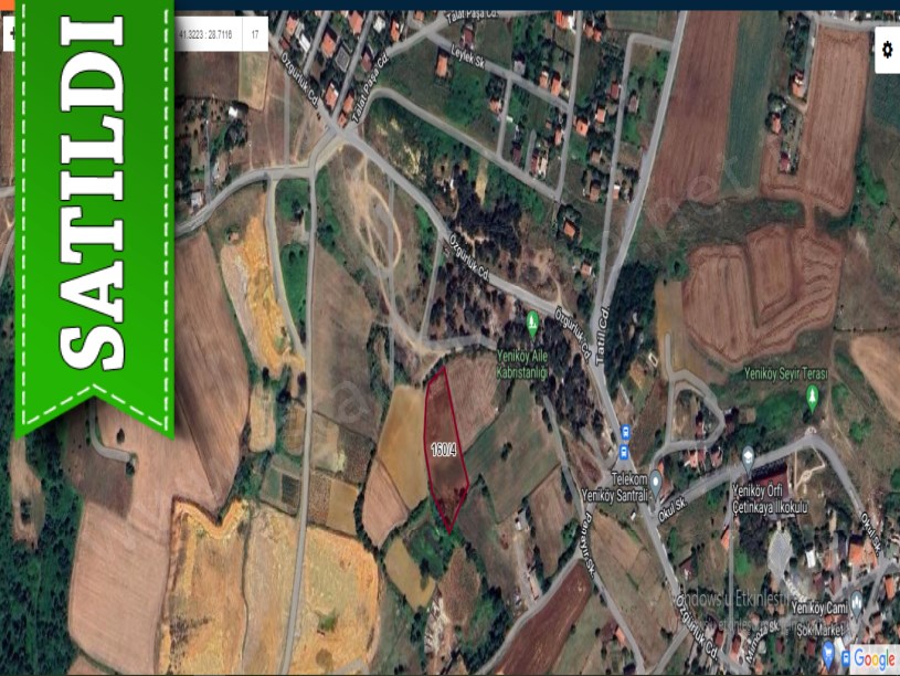 Arnavutköy Yeniköyde Satılık Arsa , 530 M2 Yolu Var Hisseli 