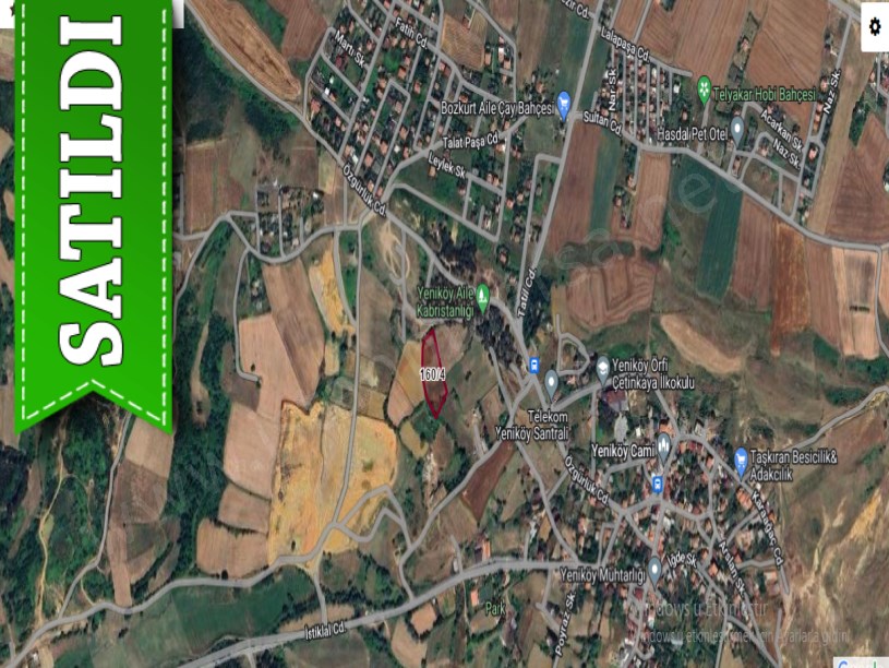 Arnavutköy Yeniköyde Satılık Arsa , 530 M2 Yolu Var Hisseli 