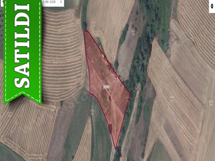 Silivri Fenerköyde Satılık Arsa , 870 M2 Çevrili Çaplı Yolu Var
