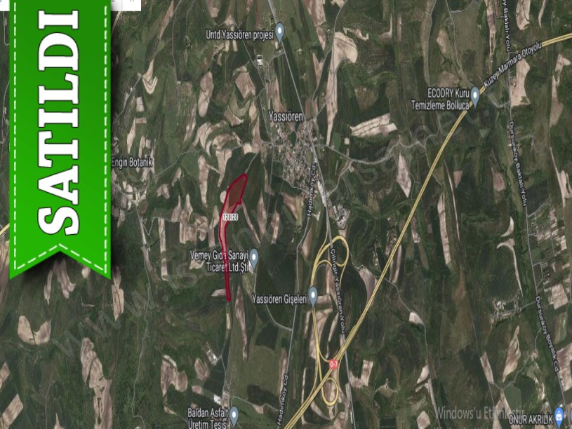 Arnavutköy Yassıörende Satılık Arsa , 321 m2 Yolu Var Hisseli 