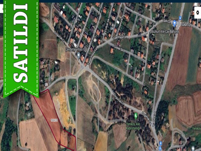 Arnavutköy Yeniköyde Satılık Arsa , 670 M2 Yolu Var Merkezde Hisseli
