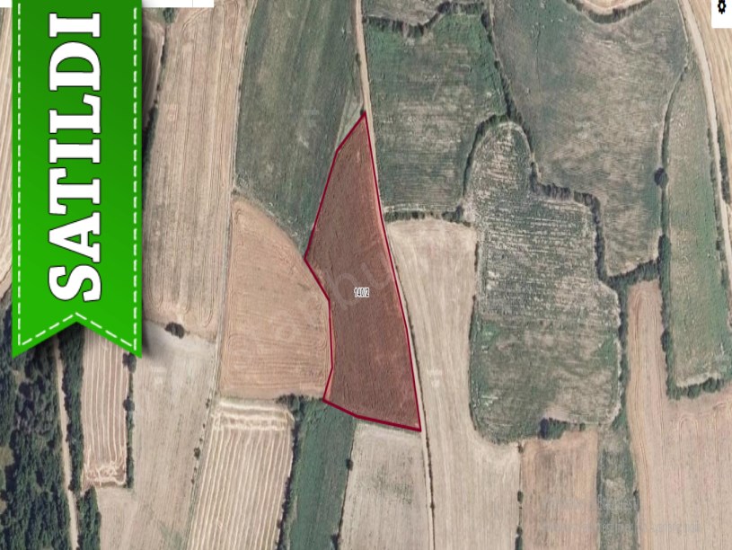 Edirne Lalapaşa Küçünlü Köyünde Satılık Tarla , 2,477 M2 Resmi Yolu Var Müstakil 