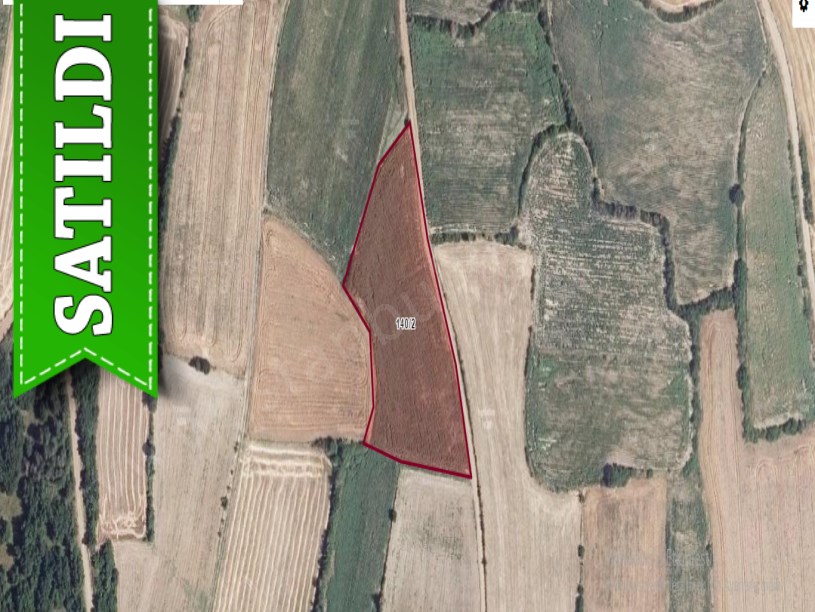 Edirne Lalapaşa Küçünlü Köyünde Satılık Tarla , 2,477 M2 Resmi Yolu Var Müstakil 