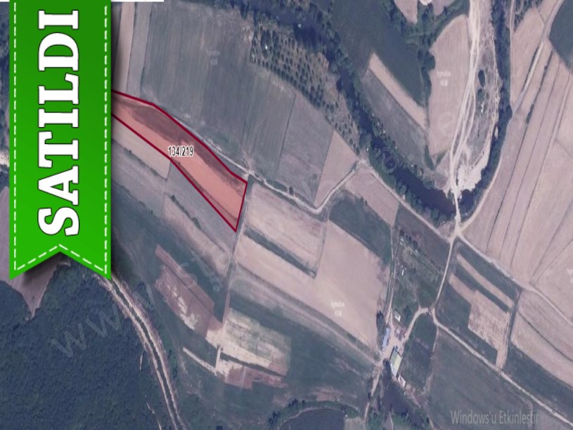 Çatalca Karacaköyde Satılık Arsa , 905 M2 Yolu Var Hisseli