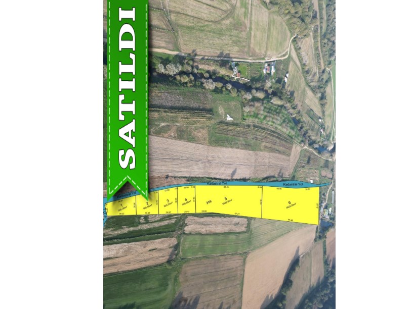 Çatalca Karacaköyde Satılık Arsa , 905 M2 Yolu Var Hisseli