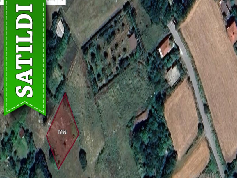 Arnavutköy Tayakadın Satılık Arsa , 570 m2 Yolu Var Merkezde