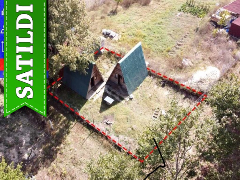 Çatalca Binkılıç Satılık Bungalov Ev , 206 m2 Arsası Etrafı Çevrili Yolu Var