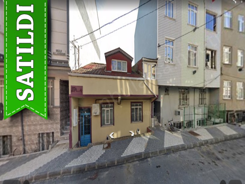  Arnavutköy NeneHatun Mah. Satılık Müstakil Ev , 112 m2 Caddeye Yakın Merkezde 