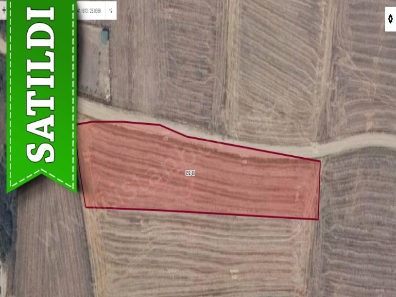 Silivri Değirmenköyde Satılık Arsa , 938 m2 Yolu Var Hisseli